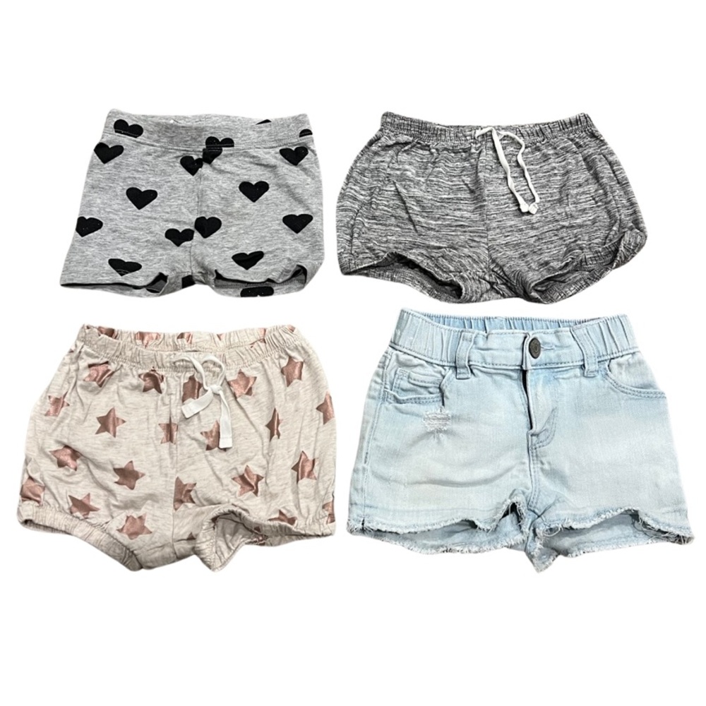 GAP Bundle 2T / 24M shorts and bloomers